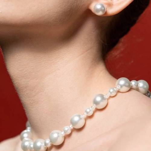 Pearl-neckpiece